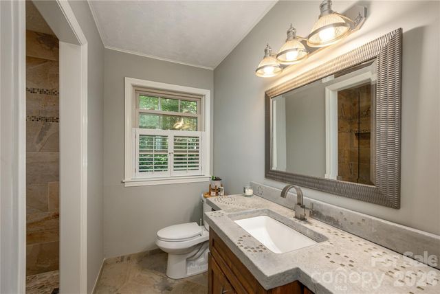 906 Indian Hill Road, Hendersonville, NC 28792