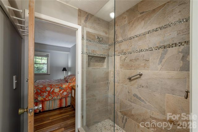 906 Indian Hill Road, Hendersonville, NC 28792