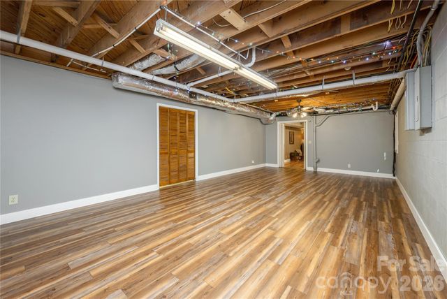 906 Indian Hill Road, Hendersonville, NC 28792
