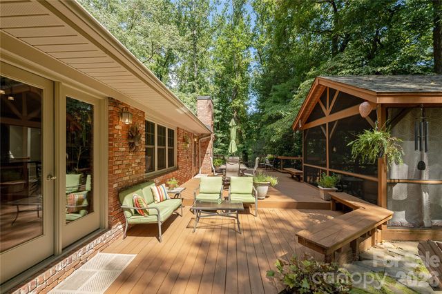 906 Indian Hill Road, Hendersonville, NC 28792