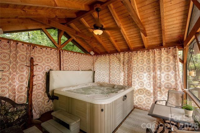 906 Indian Hill Road, Hendersonville, NC 28792