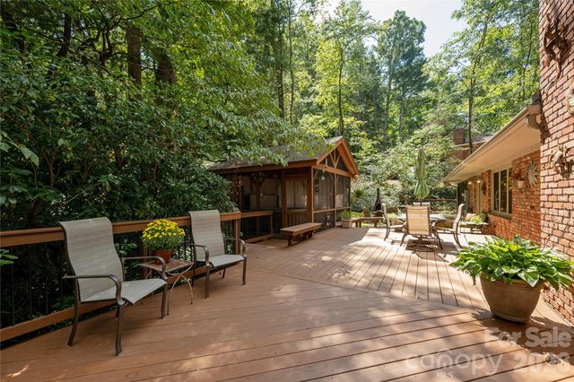 906 Indian Hill Road, Hendersonville, NC 28792
