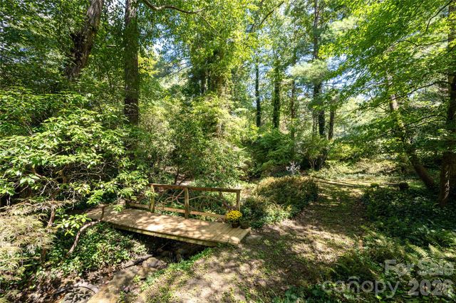 906 Indian Hill Road, Hendersonville, NC 28792