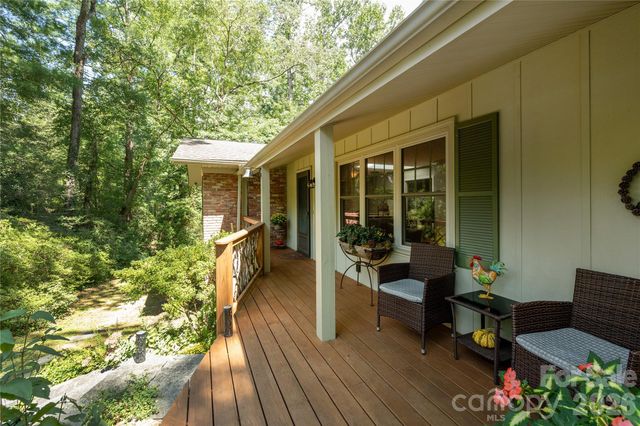 906 Indian Hill Road, Hendersonville, NC 28792