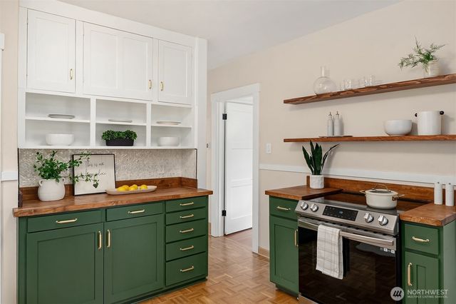 6044 25th Avenue NE, Seattle, WA 98115