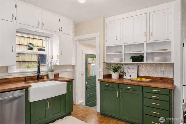 6044 25th Avenue NE, Seattle, WA 98115