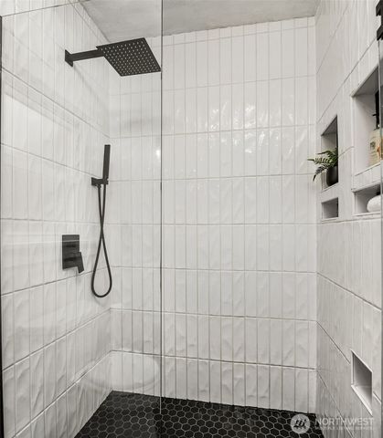 6044 25th Avenue NE, Seattle, WA 98115