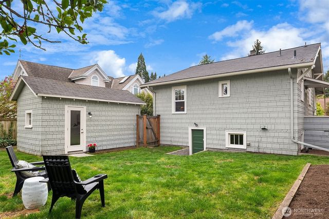 6044 25th Avenue NE, Seattle, WA 98115