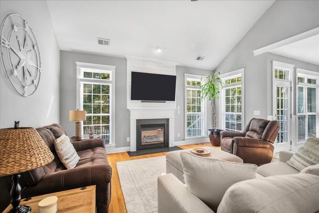 217 Carolinian Drive, Summerville, SC 29485