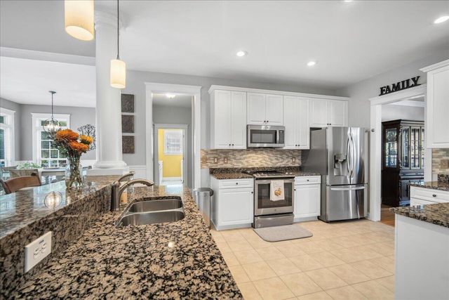 217 Carolinian Drive, Summerville, SC 29485