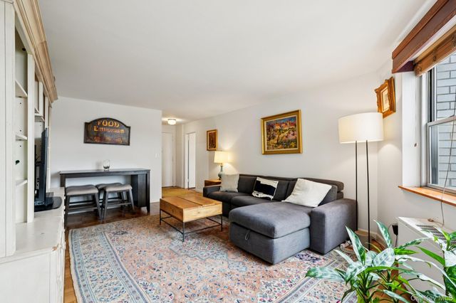 499 N Broadway 6M, White Plains, NY 10603