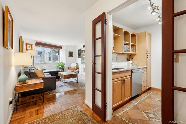 499 N Broadway 6M, White Plains, NY 10603