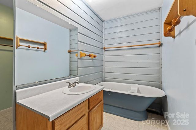 487 Julia Lane, Maggie Valley, NC 28751