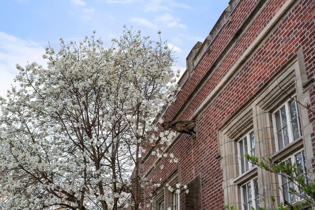 20 Chapel St B908, Brookline, MA 02446