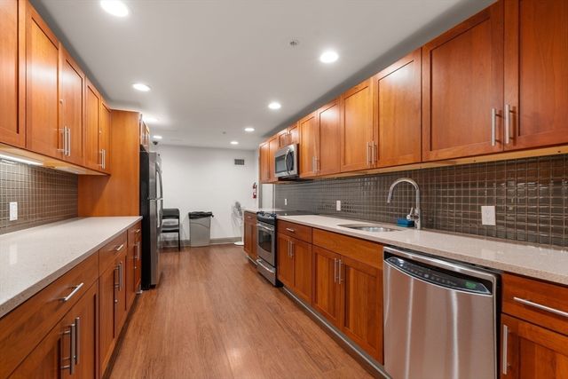 20 Chapel St B908, Brookline, MA 02446