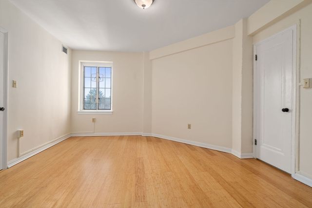 20 Chapel St B908, Brookline, MA 02446