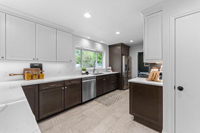 1619 Constance Drive E, Golden Valley, MN 55422