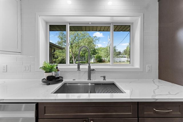 1619 Constance Drive E, Golden Valley, MN 55422