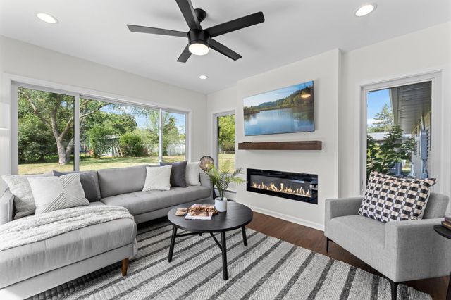 1619 Constance Drive E, Golden Valley, MN 55422