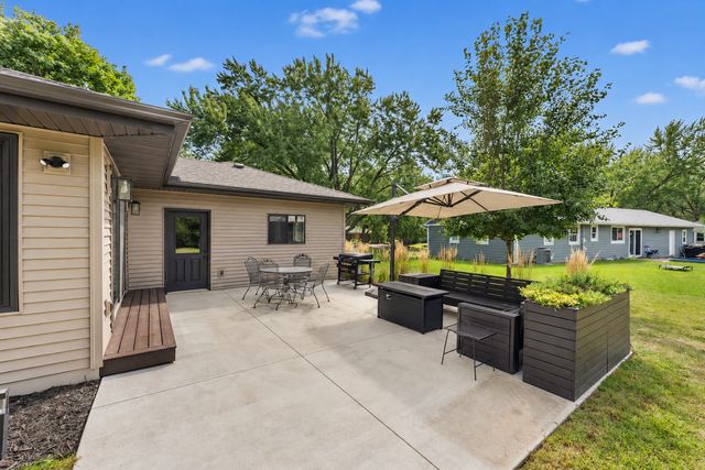 1619 Constance Drive E, Golden Valley, MN 55422