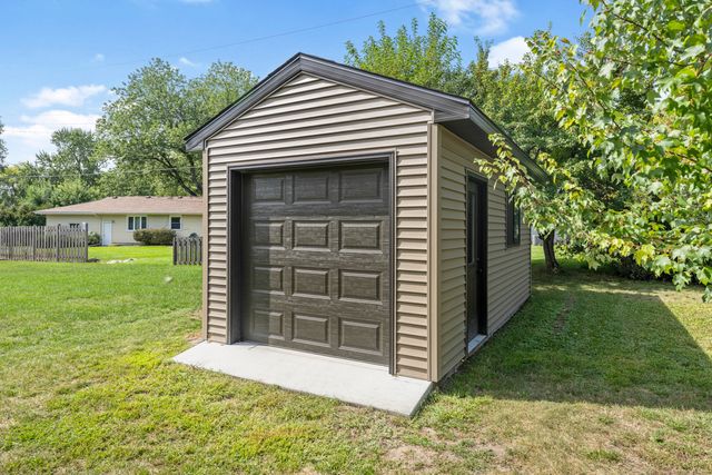 1619 Constance Drive E, Golden Valley, MN 55422
