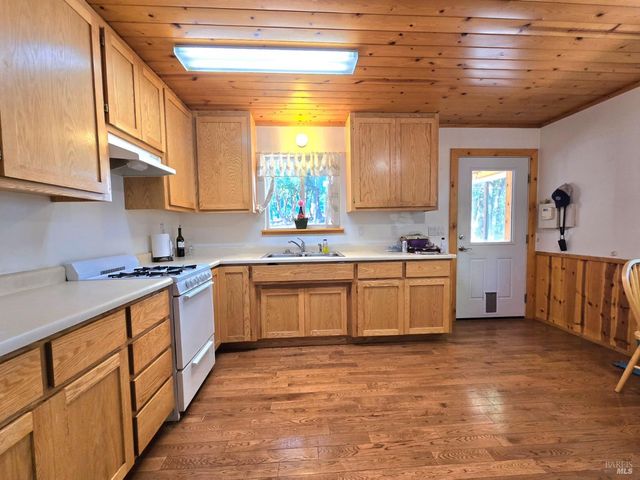 36193 Covelo Rd, Willits, CA 95490