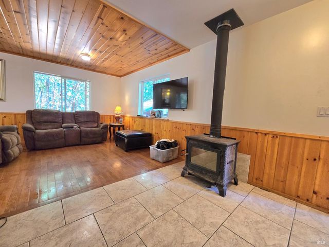 36193 Covelo Rd, Willits, CA 95490