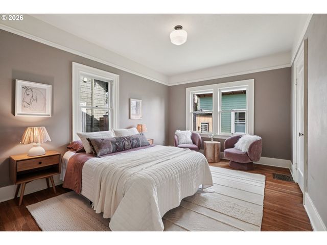 5216 Ne CLEVELAND Ave, Portland, OR 97211