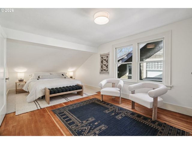 5216 Ne CLEVELAND Ave, Portland, OR 97211