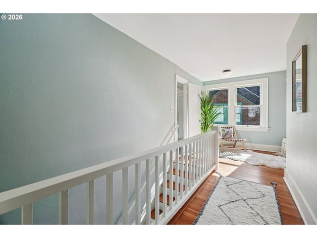 5216 Ne CLEVELAND Ave, Portland, OR 97211