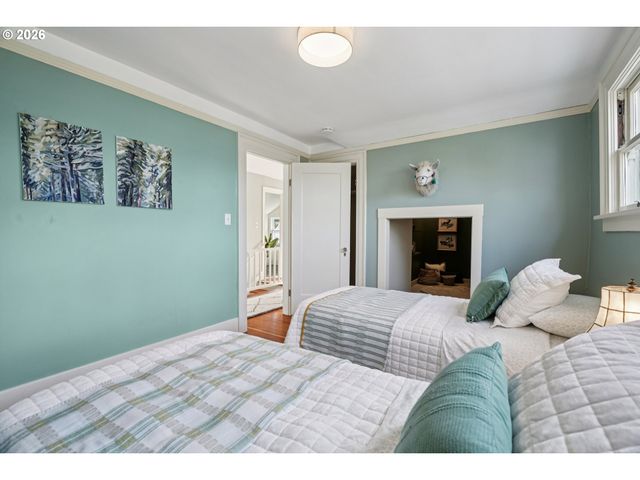 5216 Ne CLEVELAND Ave, Portland, OR 97211