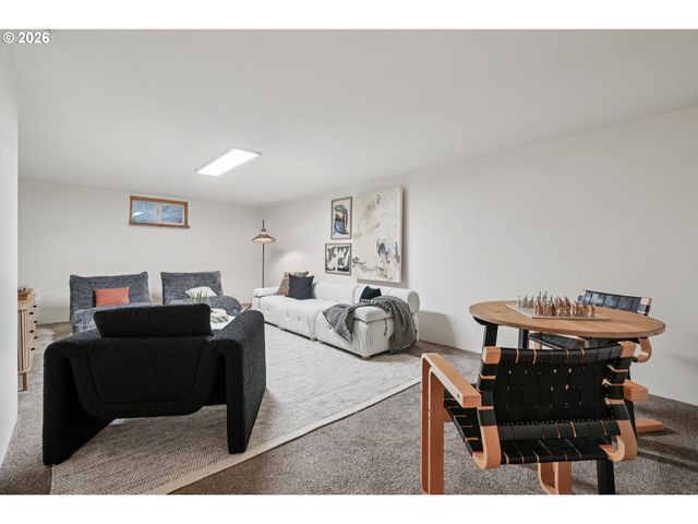 5216 Ne CLEVELAND Ave, Portland, OR 97211