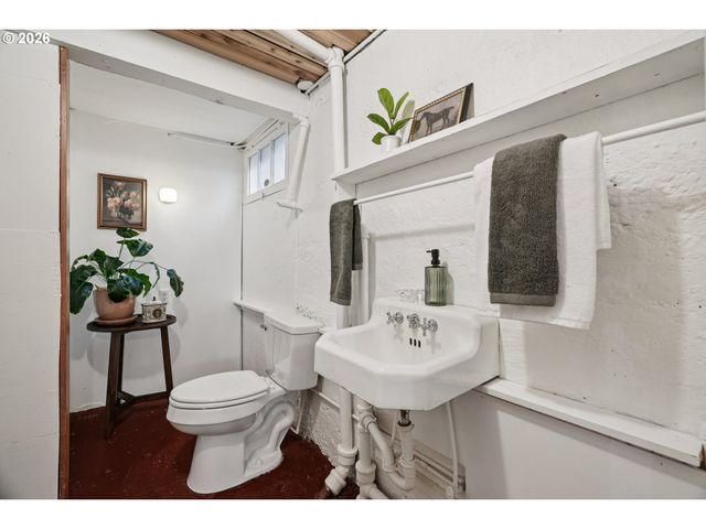 5216 Ne CLEVELAND Ave, Portland, OR 97211