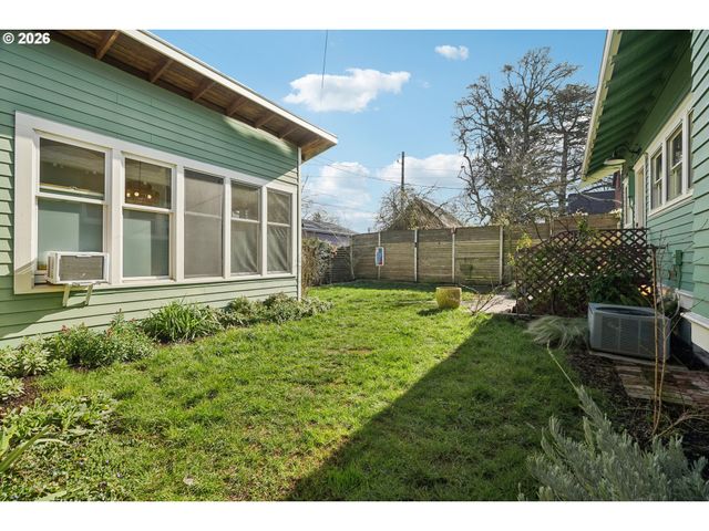 5216 Ne CLEVELAND Ave, Portland, OR 97211