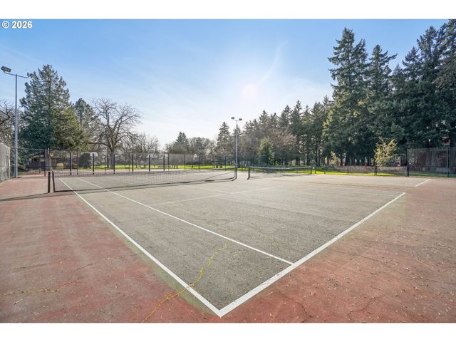 5216 Ne CLEVELAND Ave, Portland, OR 97211