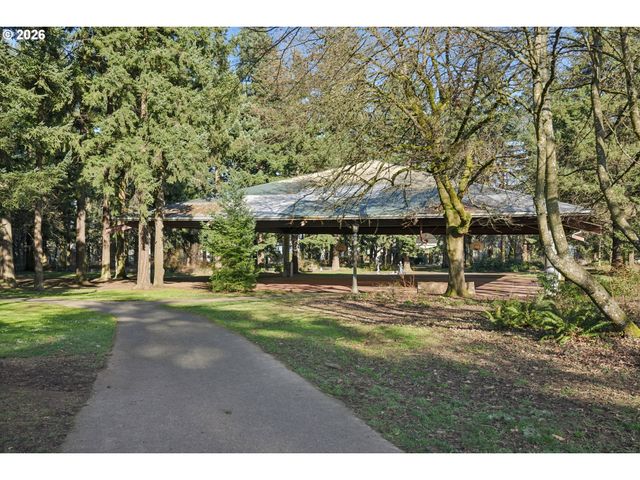 5216 Ne CLEVELAND Ave, Portland, OR 97211