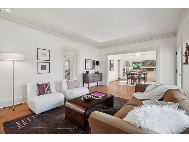 5216 Ne CLEVELAND Ave, Portland, OR 97211