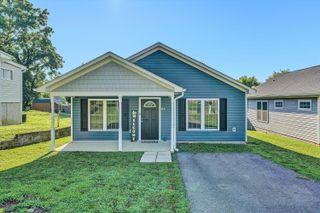 302 9th ST, Vinton, VA 24179