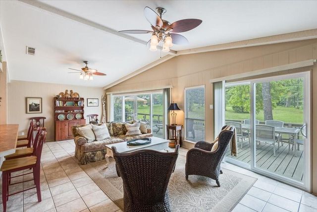 325 Beachside Drive, Trinidad, TX 75163