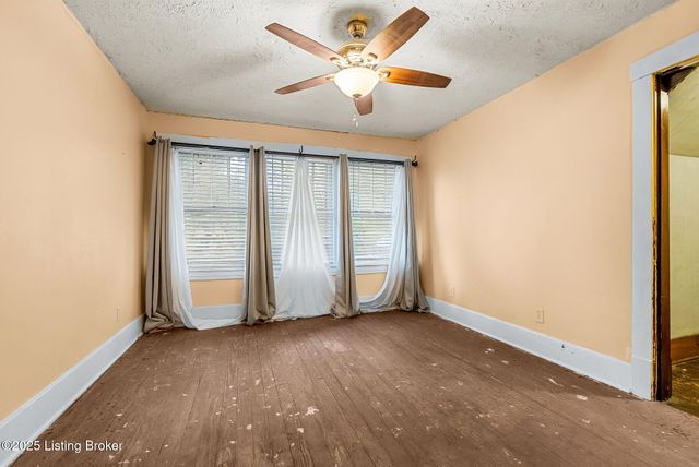 2300 Oregon Ave, Louisville, KY 40210