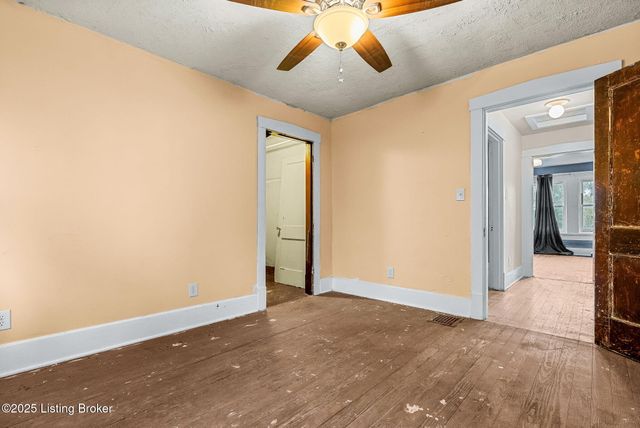 2300 Oregon Ave, Louisville, KY 40210