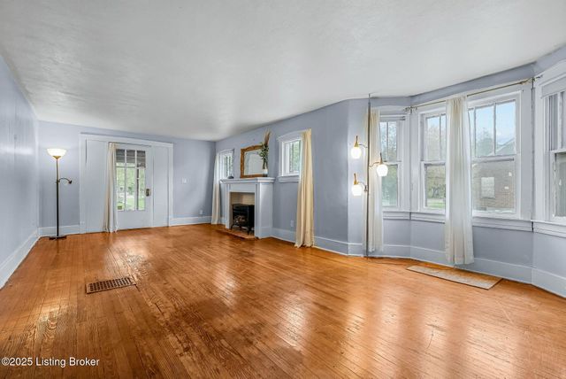 2300 Oregon Ave, Louisville, KY 40210