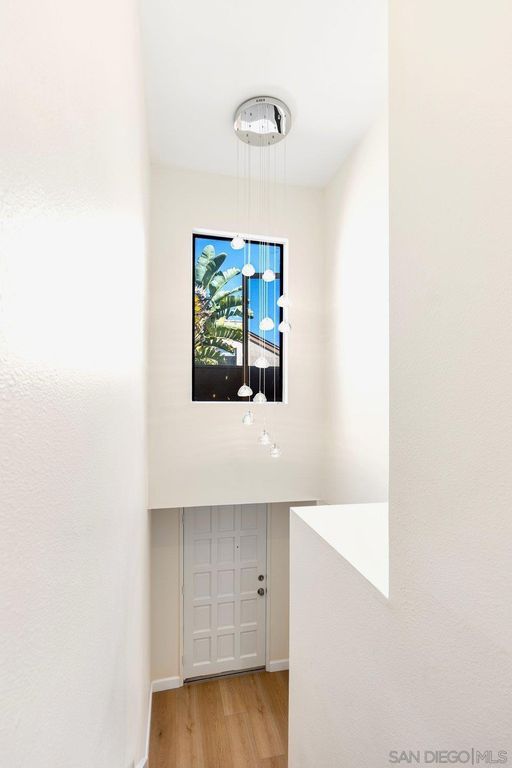 Image 15 of property listing at 3290 Via Marin 60, La Jolla, CA 92037