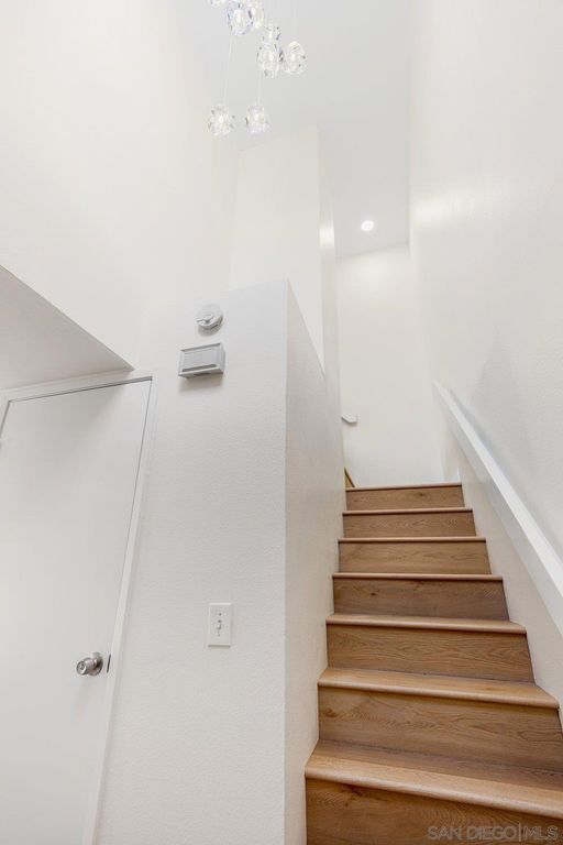 Image 16 of property listing at 3290 Via Marin 60, La Jolla, CA 92037