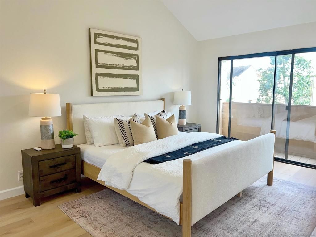 Image 18 of property listing at 3290 Via Marin 60, La Jolla, CA 92037