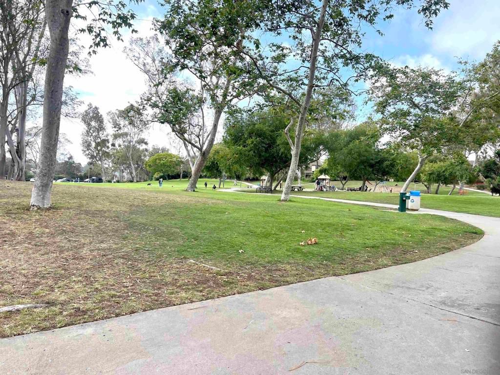 Image 33 of property listing at 3290 Via Marin 60, La Jolla, CA 92037