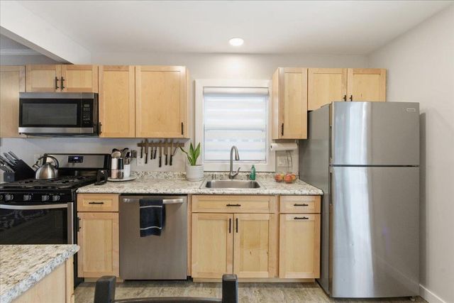 4218 Warwick Way, Madison, WI 53711