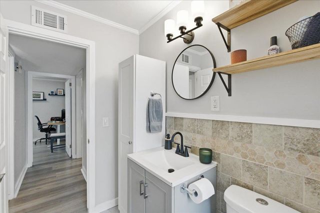 4218 Warwick Way, Madison, WI 53711