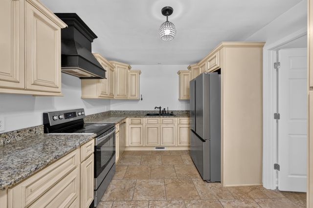 307 Austin Dr, Franklin, KY 42134