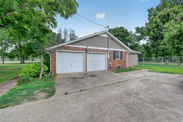 307 Austin Dr, Franklin, KY 42134